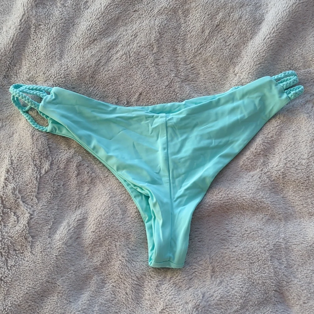 Frankies Bikinis brand new